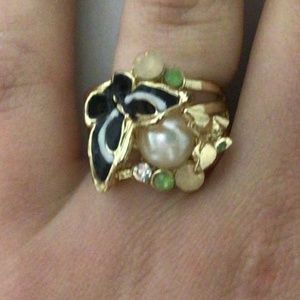 Gorgeous bejeweled butterfly ring